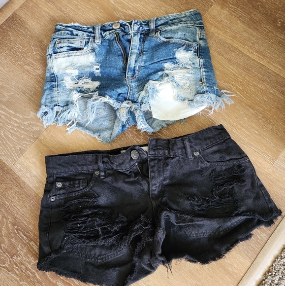 Booty-boosting Shorty Jean Shorts - Picture 1 of 7